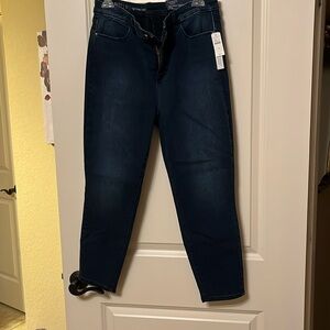 Never worn high waist jegging crop cotton and spandex new with tag denim color